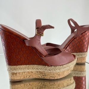 Gucci Hollie leather Wedges Authentic. This pair is a display.